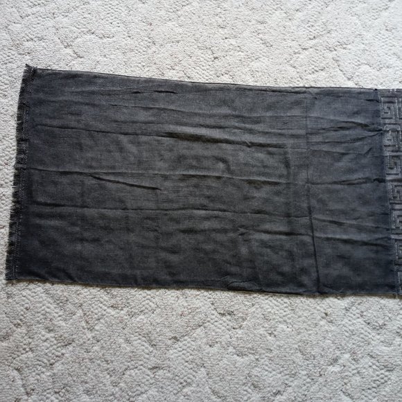 Greek Key Scarf Charcoal Grey Metallic Large - Picture 3 of 4